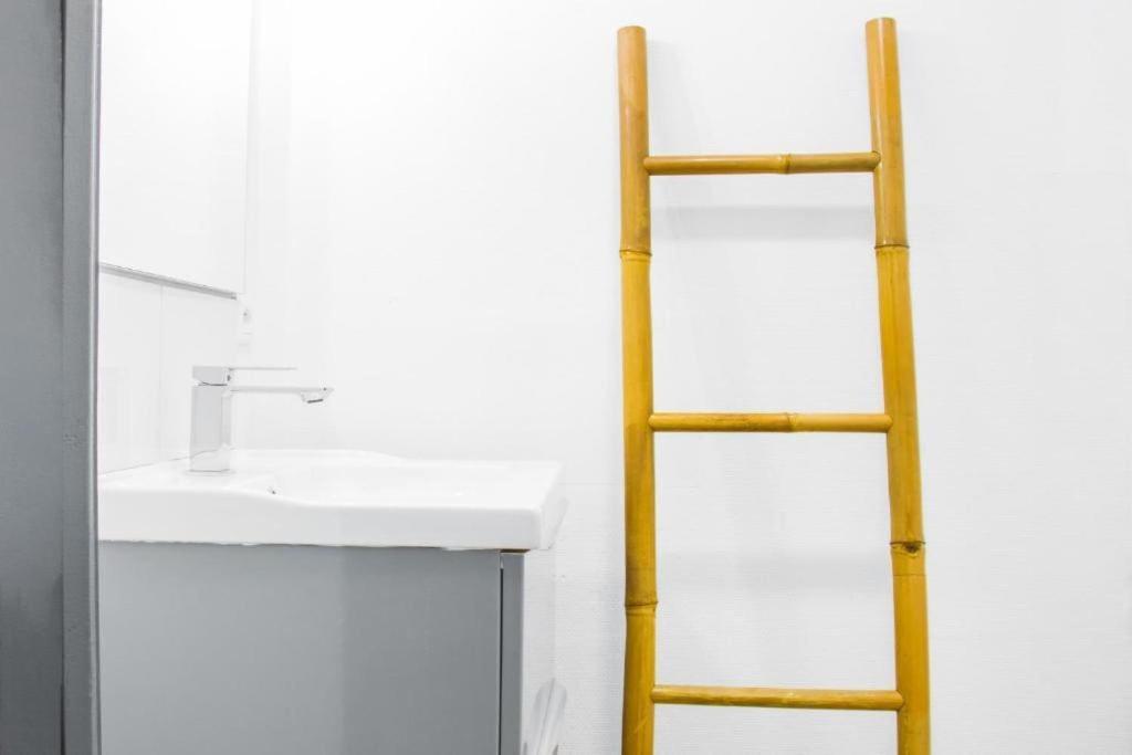 Le Descartes, A 50M De La Gare Fibre/Tv Connecte Appartement Poitiers Buitenkant foto